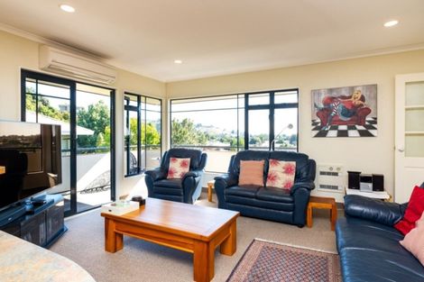 Photo of property in 41 Hetley Crescent, Taradale, Napier, 4112