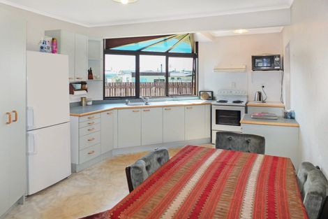 Photo of property in 12 Roore Street, Foxton Beach, Foxton, 4815