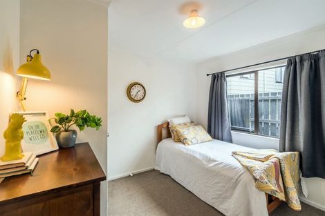 Photo of property in 2/7 Matipo Road, Te Atatu Peninsula, Auckland, 0610