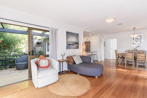Photo of property in 8 Trelawny Place, Hillcrest, Auckland, 0627