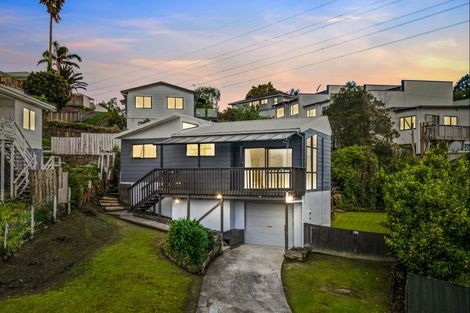 Photo of property in 13 Frosses Place, Massey, Auckland, 0614