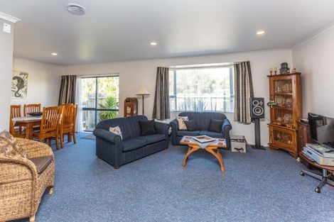 Photo of property in 67a Simpson Road, Papamoa Beach, Papamoa, 3118