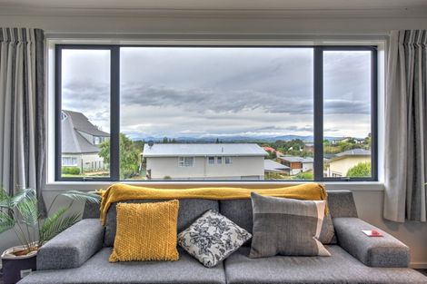 Photo of property in 1 Aotea Crescent, Gore, 9710