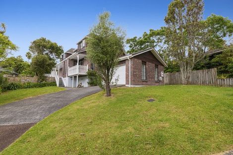 Photo of property in 9 St Lucia Place, Unsworth Heights, Auckland, 0632