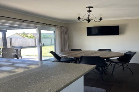 Photo of property in 19 Linklater Avenue, Bellevue, Tauranga, 3110