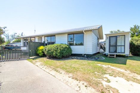 Photo of property in 8 Newton Place, Westbrook, Palmerston North, 4412