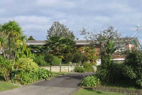 Photo of property in 14 Lilburn Crescent, Massey, Auckland, 0614