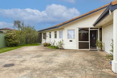 Photo of property in 11b Cheval Place, Taradale, Napier, 4112