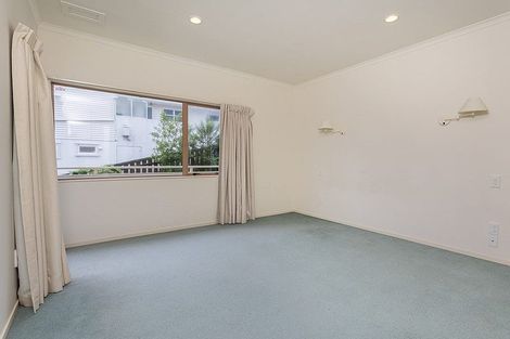 Photo of property in 17 Sea Vista Avenue, Beach Haven, Auckland, 0626