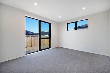 Photo of property in 19 Cronshaw Road, Karaka, 2113