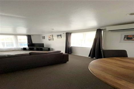 Photo of property in 34 Beauzami Crescent, Ascot Park, Porirua, 5024