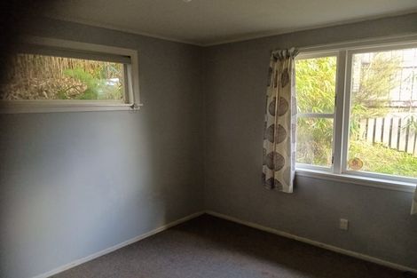 Photo of property in 32 Castle Crescent, Stokes Valley, Lower Hutt, 5019