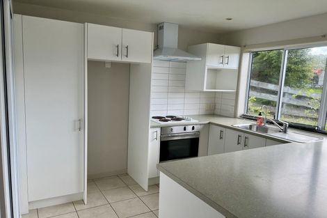 Photo of property in 19 Castleford Street, Green Bay, Auckland, 0604