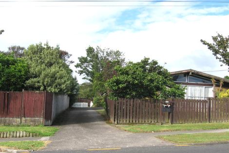 Photo of property in 102 View Road, Sunnyvale, Auckland, 0612