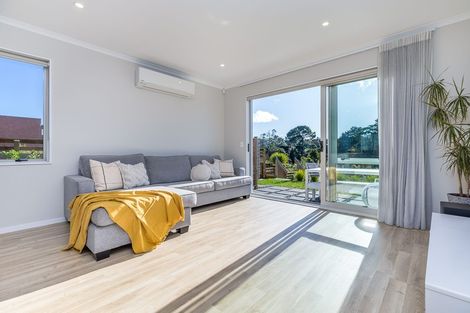 Photo of property in 14 Manutewhau Road, Massey, Auckland, 0614