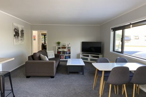 Photo of property in 2/10 Coroglen Avenue, Birkenhead, Auckland, 0626