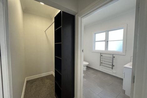 Photo of property in 54 Waiwaka Terrace, Strandon, New Plymouth, 4312