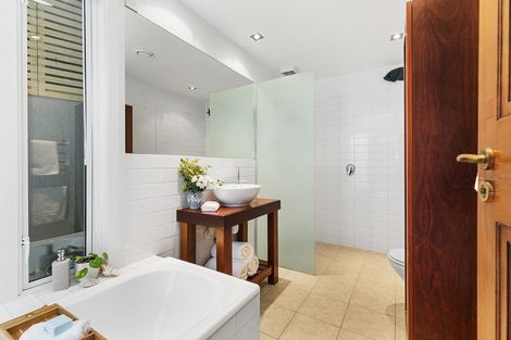 Photo of property in 353 Karaka Bay Road, Karaka Bays, Wellington, 6022