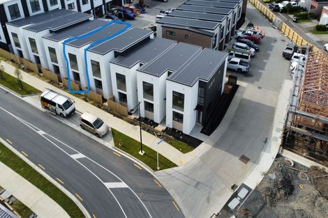 Photo of property in 2 Mikoikoi Crescent, Mangere Bridge, Auckland, 2022