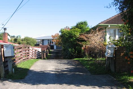 Photo of property in 15 Cornwall Street, Te Atatu South, Auckland, 0610