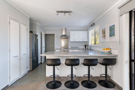 Photo of property in 43a Thatcher Crescent, Crofton Downs, Wellington, 6035