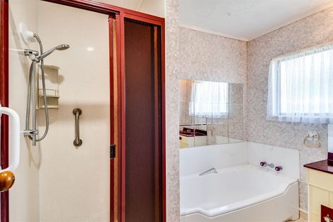 Photo of property in 1 Lowther Place, Taradale, Napier, 4112