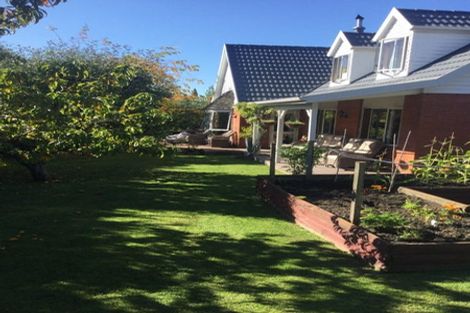 Photo of property in 3 Kingham Place, Avonhead, Christchurch, 8042