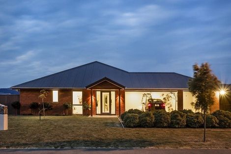 Photo of property in 52 Silver Springs Boulevard, Mosgiel, 9024