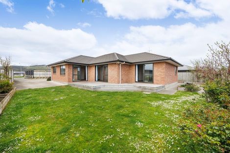 Photo of property in 8 Gibraltar Way, Fitzherbert, Palmerston North, 4410