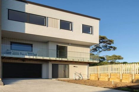 Photo of property in 1 Rengarenga Rise, Fairview Heights, Auckland, 0632