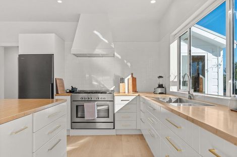 Photo of property in 2 Naples Street, Martinborough, 5711