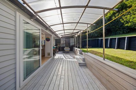 Photo of property in 6 Kerry Dell, Cockle Bay, Auckland, 2014