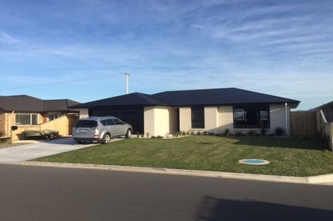 Photo of property in 23 Ponga Place, Papamoa Beach, Papamoa, 3118