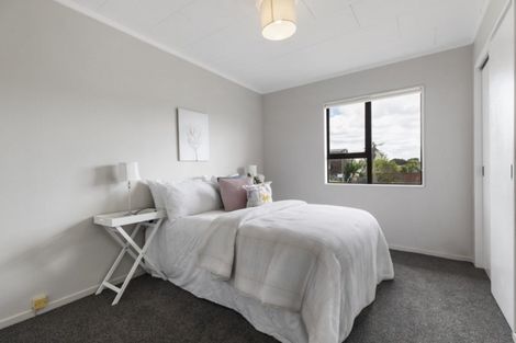 Photo of property in 3 Meadowvale Rise, Titirangi, Auckland, 0604