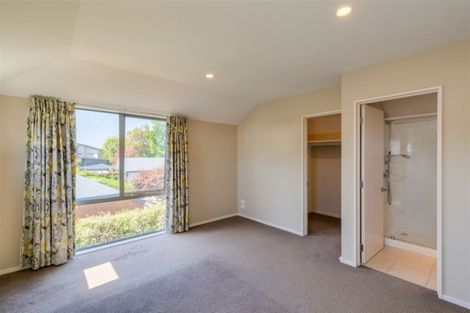 Photo of property in 130 Wairakei Road, Bryndwr, Christchurch, 8053