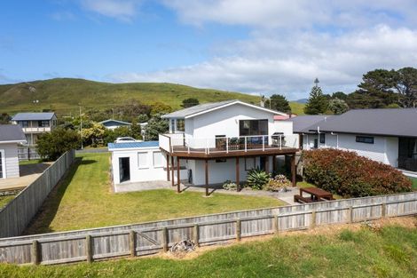 Photo of property in 14 Puketauhinu Place, Porangahau, 4293