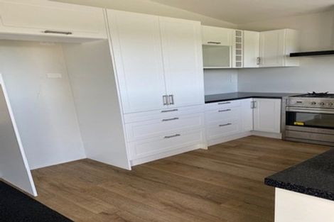 Photo of property in 32 Young Garden Lane, Waimauku, 0881