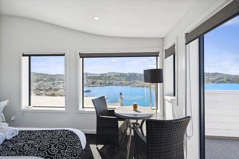 Photo of property in 4a Robieson Lane, Roseneath, Wellington, 6011