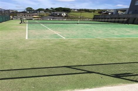 Photo of property in 8 Karauria Lane, Orewa, 0931