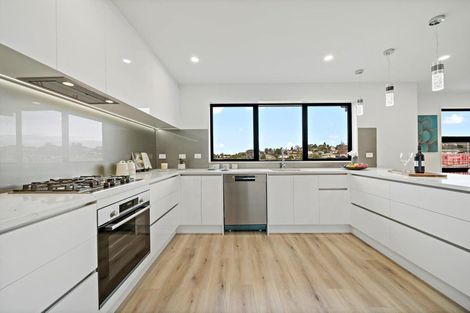 Photo of property in 11 Tawapou Close, Massey, 0614