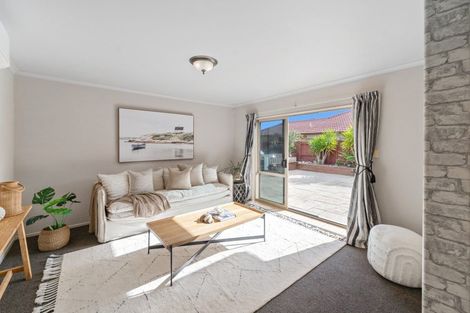 Photo of property in 30 Mcleod Place, Papamoa Beach, Papamoa, 3118