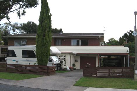 Photo of property in 8 Realm Place, Massey, Auckland, 0614