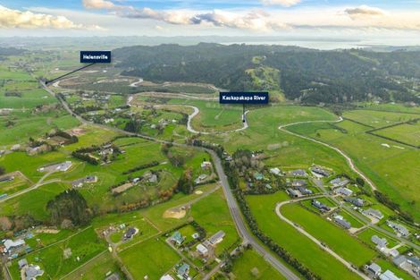 Photo of property in 4 Henley Road, Kaukapakapa, 0871