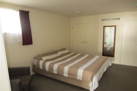Photo of property in 5 Mexted Terrace, Tawa, Wellington, 5028