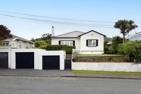 Photo of property in 96 Ranui Crescent, Khandallah, Wellington, 6035