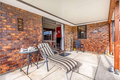 Photo of property in 11 Cleveland Heights, Kelvin Grove, Palmerston North, 4414