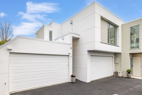 Photo of property in 2/204 Edgeware Road, Edgeware, Christchurch, 8013