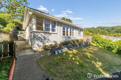 Photo of property in 5 Delaney Drive, Stokes Valley, Lower Hutt, 5019