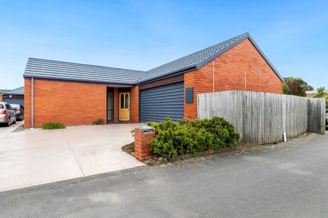 Photo of property in 27 Cardigan Bay Place, Addington, Christchurch, 8024