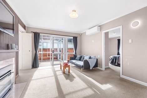 Photo of property in 352 Stokes Valley Road, Stokes Valley, Lower Hutt, 5019